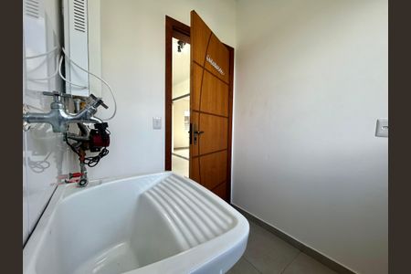 Casa de condomínio para alugar com 210m², 3 quartos e 2 vagasÁrea de Serviço