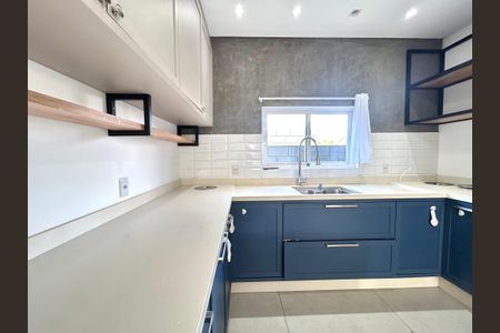 Casa de condomínio para alugar com 210m², 3 quartos e 2 vagasCozinha