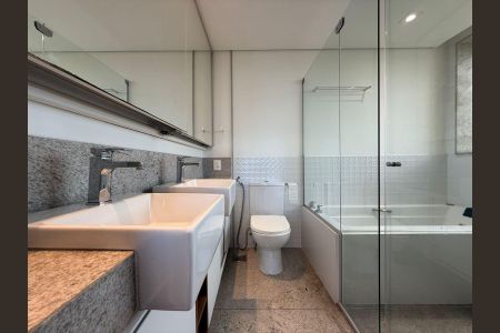Apartamento para alugar com 188m², 4 quartos e 4 vagasBanheiro da Suíte 1