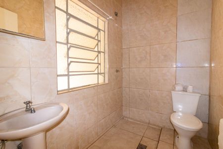 Casa para alugar com 62m², 2 quartos e sem vagaBanheiro