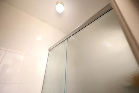 Casa à venda com 271m², 5 quartos e 3 vagas Casa à venda com 271m², 5 quartos e 3 vagasBanheiro 2