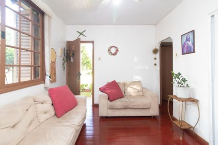 Sala de casa à venda com 3 quartos, 300m² em Teresópolis, Porto Alegre