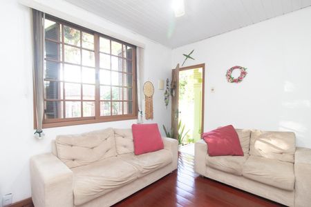 Sala de casa à venda com 3 quartos, 300m² em Teresópolis, Porto Alegre