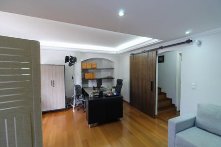 Casa para alugar com 205m², 3 quartos e 3 vagasSala