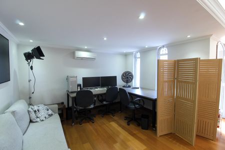 Sala de casa para alugar com 3 quartos, 205m² em Jardim Jussara, São Paulo