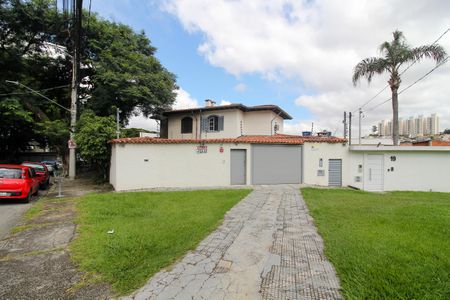 Casa para alugar com 205m², 3 quartos e 3 vagasFachada