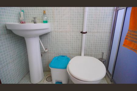 Casa à venda com 180m², 4 quartos e 2 vagasBanheiro 3