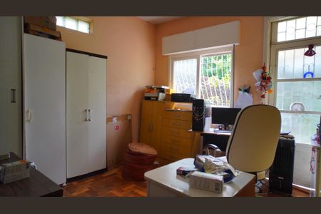 Casa à venda com 180m², 4 quartos e 2 vagas Casa à venda com 180m², 4 quartos e 2 vagasQuarto 4 ou escritório