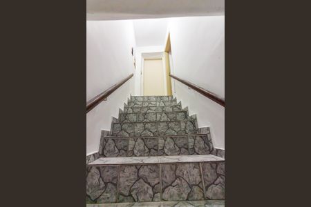 Casa para alugar com 105m², 1 quarto e 1 vagaEscada