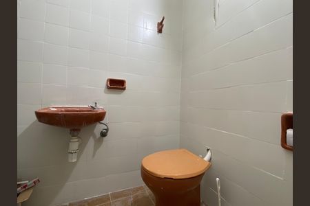 Lavabo de casa para alugar com 1 quarto, 105m² em Santo Antônio, Osasco