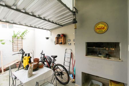 Casa à venda com 75m², 2 quartos e 2 vagas Casa à venda com 75m², 2 quartos e 2 vagasÁrea de Serviço