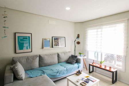 Sala de casa à venda com 2 quartos, 75m² em São José, Canoas