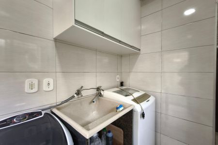 Casa à venda com 130m², 3 quartos e 1 vagaÁrea de Serviço