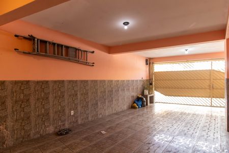 Casa à venda com 260m², 4 quartos e 3 vagas Casa à venda com 260m², 4 quartos e 3 vagasGaragem