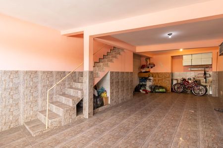 Casa à venda com 260m², 4 quartos e 3 vagas Casa à venda com 260m², 4 quartos e 3 vagasGaragem