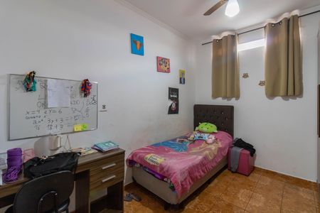 Casa à venda com 260m², 4 quartos e 3 vagas Casa à venda com 260m², 4 quartos e 3 vagasQuarto 4