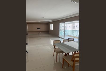 Apartamento para alugar com 4 quartos, 235m² em Alphaville Industrial, Barueri