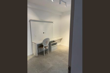 Apartamento para alugar com 4 quartos, 235m² em Alphaville Industrial, Barueri