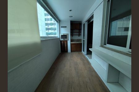 Apartamento à venda com 92m², 2 quartos e 2 vagasVaranda