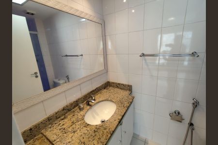 Apartamento à venda com 92m², 2 quartos e 2 vagasBanheiro 1