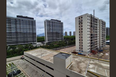 Vista  de apartamento à venda com 3 quartos, 51m² em Barra Olímpica, Rio de Janeiro