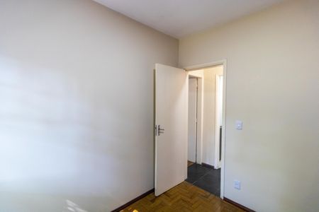 Apartamento à venda com 80m², 3 quartos e 2 vagasQuarto 02