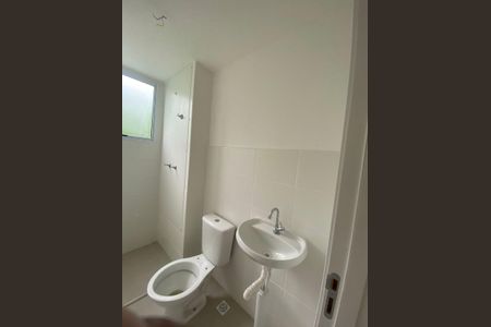Banheiro de apartamento para alugar com 2 quartos, 44m² em Campo Grande, Rio de Janeiro