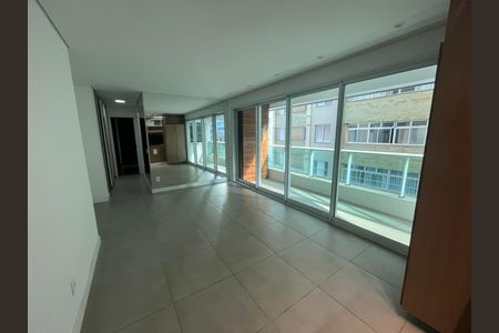 Apartamento à venda com 85m², 2 quartos e 2 vagasÁrea externa