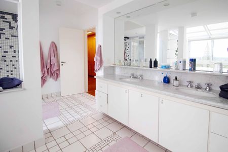 Casa à venda com 348m², 3 quartos e 4 vagas