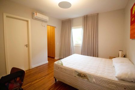 Casa à venda com 348m², 3 quartos e 4 vagas