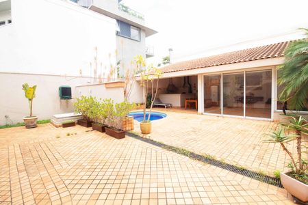 Casa à venda com 348m², 3 quartos e 4 vagas