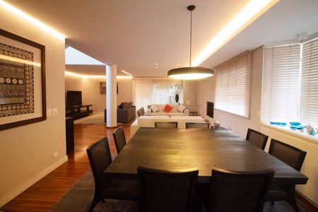 Casa à venda com 348m², 3 quartos e 4 vagas