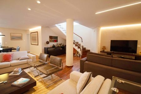 Casa à venda com 348m², 3 quartos e 4 vagas