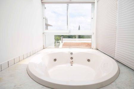 Casa à venda com 348m², 3 quartos e 4 vagas