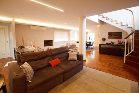 Casa à venda com 348m², 3 quartos e 4 vagas