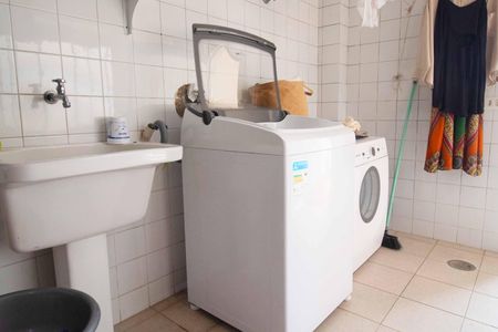 Casa à venda com 348m², 3 quartos e 4 vagas