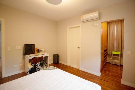 Casa à venda com 348m², 3 quartos e 4 vagas
