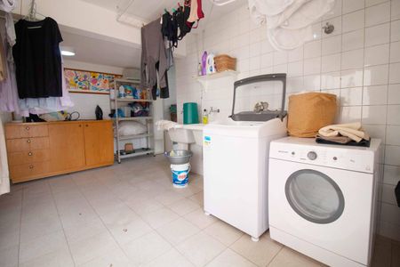Casa à venda com 348m², 3 quartos e 4 vagas