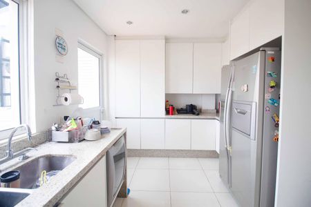 Casa à venda com 348m², 3 quartos e 4 vagas