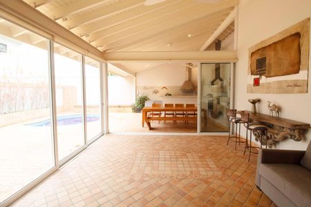 Casa à venda com 348m², 3 quartos e 4 vagas