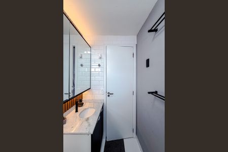 Apartamento à venda com 68m², 3 quartos e 2 vagas Apartamento à venda com 68m², 3 quartos e 2 vagasBanheiro da Suíte