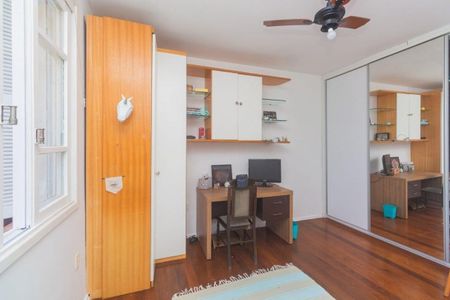Quarto 2 de casa para alugar com 3 quartos, 241m² em Petrópolis, Porto Alegre