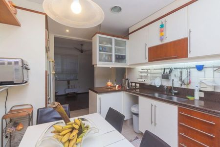 Cozinha  de casa para alugar com 3 quartos, 241m² em Petrópolis, Porto Alegre