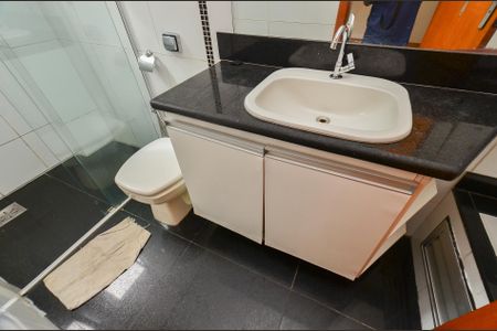 Banheiro Suíte de apartamento para alugar com 4 quartos, 225m² em Nova Floresta, Belo Horizonte