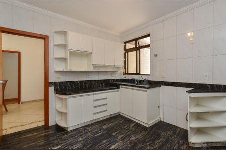 Apartamento para alugar com 225m², 4 quartos e 3 vagasCozinha