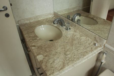 Apartamento para alugar com 200m², 3 quartos e 3 vagasBanheiro da Suíte 2