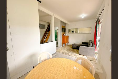 Casa para alugar com 75m², 2 quartos e 2 vagasSala 1