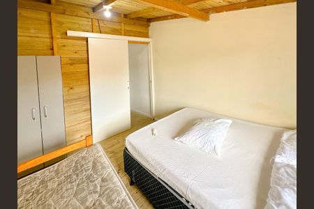 Casa para alugar com 75m², 2 quartos e 2 vagasQuarto 1