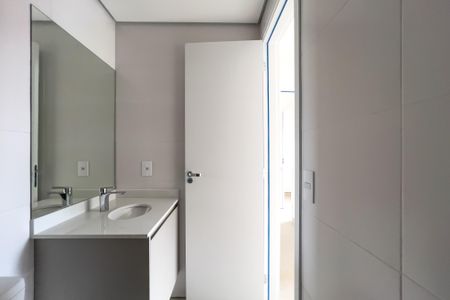 Apartamento para alugar com 65m², 2 quartos e 1 vaga Apartamento para alugar com 65m², 2 quartos e 1 vagaBanheiro do quarto 1