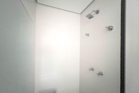 Apartamento para alugar com 65m², 2 quartos e 1 vaga Apartamento para alugar com 65m², 2 quartos e 1 vagaBanheiro do quarto 1